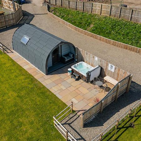 Thistle Pod Farm Stay With Hottub Sleeps 2 Galston  외부 사진